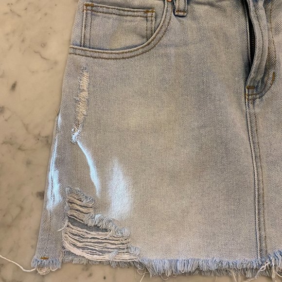EUC PACSUN Light Blue Distressed Denim Skirt 27 - Picture 3 of 4